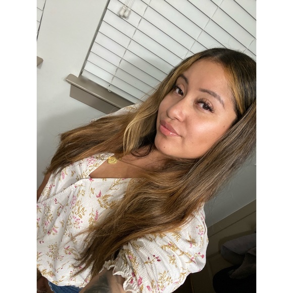 Meet Your Posher 💋 - Picture 3 of 6